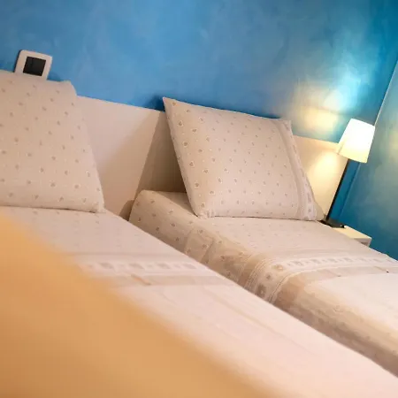 Hotel Oasi 83 à San Benedetto del Tronto Extérieur photo